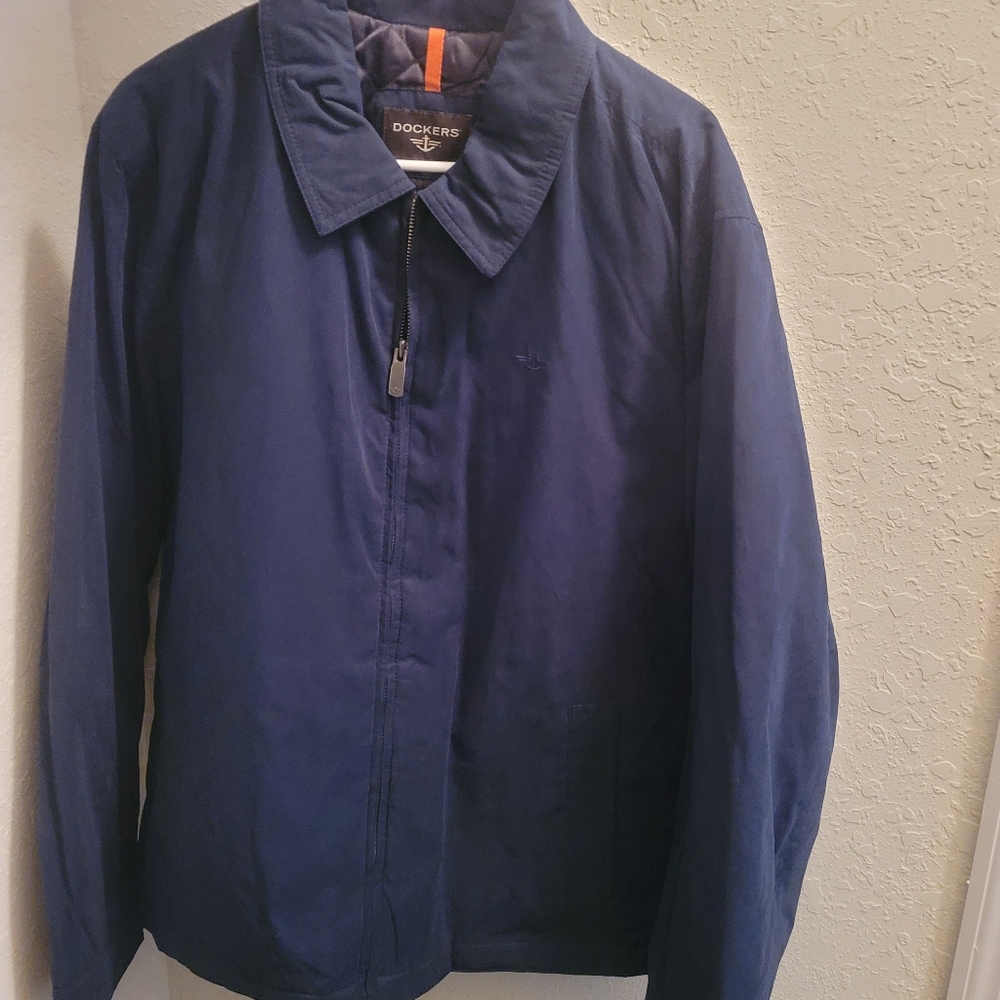 Dockers water resistent quilted lined double pockets zipper front